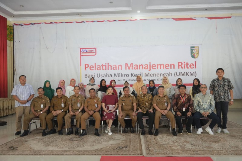 Buka Pelatihan UMKM, Bupati Suhardiman Minta Alfamart Lindungi Pengusaha Lokal