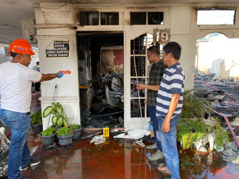 Pusat Oleh-Oleh 'Ameena' Terbakar, Ibu dan Dua Anak Tewas Terpanggang