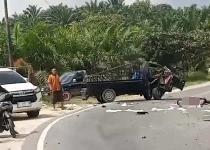 Dua Mobil Laga Kambing di Rengat Barat, 1 Pelajar Meninggal Dunia