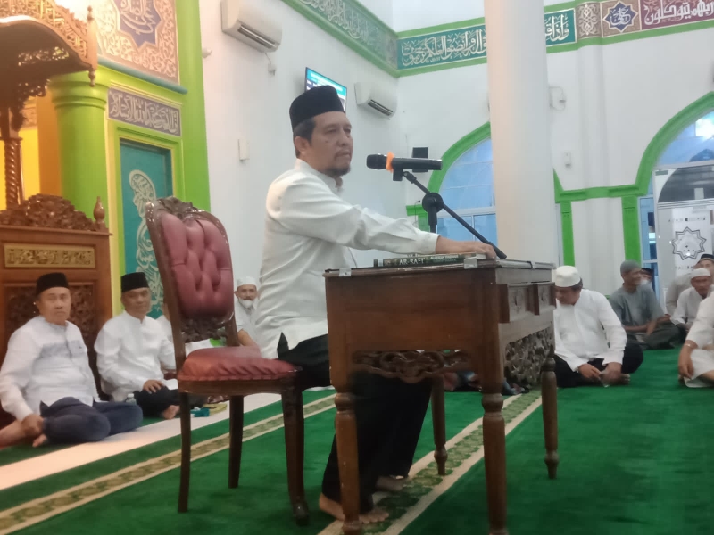 Hadiri Peringatan Maulid di Masjid Ittihadul Ummah Pandau, Gubri Harap Masjid Ikut Kembangkan Ekonomi Syariah