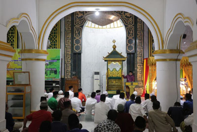 Wagub Edy Natar Hadiri Peringatan Maulid Nabi Muhammad SAW di Masjid Raya Senapelan