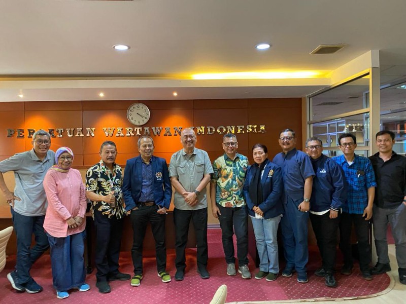 Launching HPN 2024, Jalan Santai Tokoh-tokoh Pers Nasional di Bundaran HI