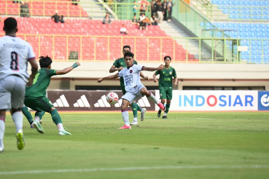 Penalti VAR Bikin PSPS Tertinggal 0-1 dari Adhyaksa FC di Babak Pertama