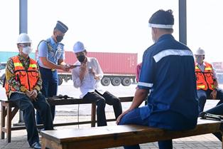 Pungli & Premanisme Kerap Dialami Sopir Kontainer, Presiden Hubungi Kapolri