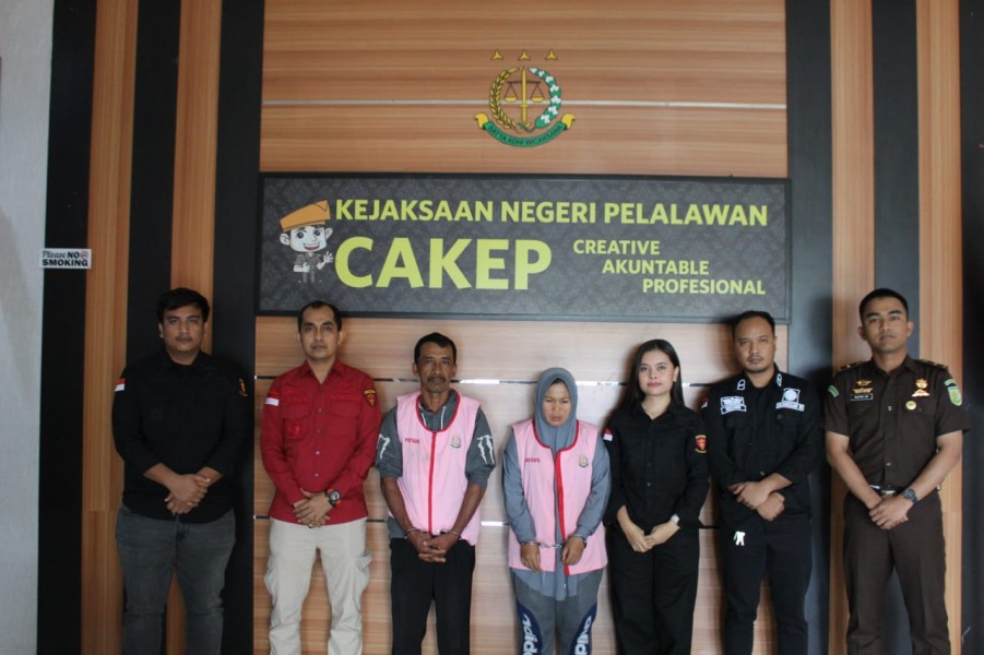 Kejari Pelalawan Eksekusi Pasutri Terpidana Kasus Pungli PTDL di Kecamatan Ukui