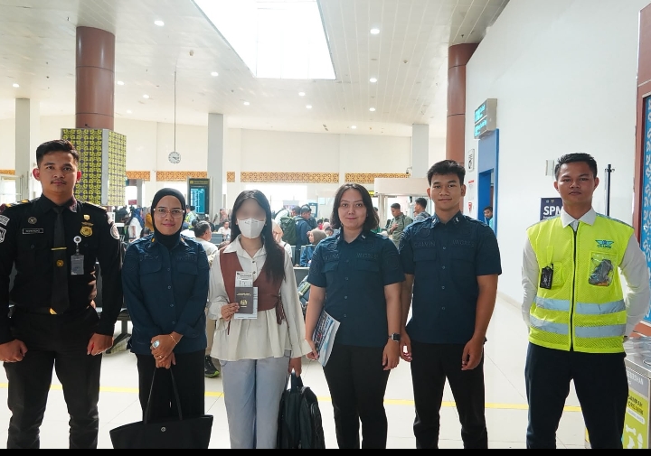 Tegas! Imigrasi Pekanbaru Deportasi WN Malaysia yang Langgar Ketentuan Keimigrasian