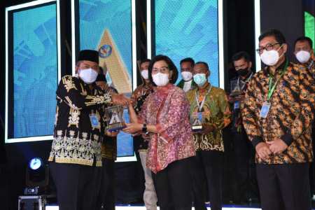 Bupati Alfedri Terima Penghargaan WTP 10 Kali Berturut-turut dari Menkeu