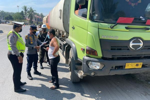 Gelar Razia di Empat Daerah, Sepanjang Januari-Juni Dishub Riau Sudah Tilang 844 Truk ODOL