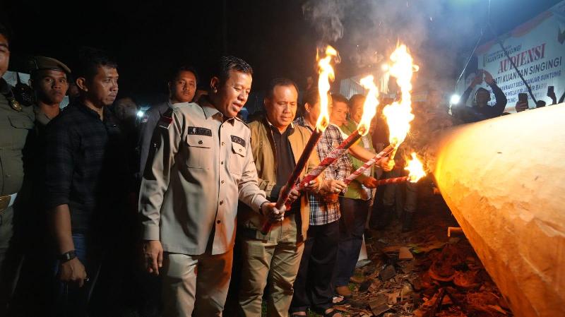 Hadiri Melayur Jalur Endang Rumus, Bupati Sampaikan Jalan  Banjar Guntung Segera Diperbaiki
