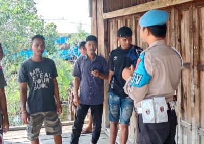 Sambangi Warga, Polsek Teluk Belengkong Minta Hargai Perbedaan Pilihan Pilkada 2024
