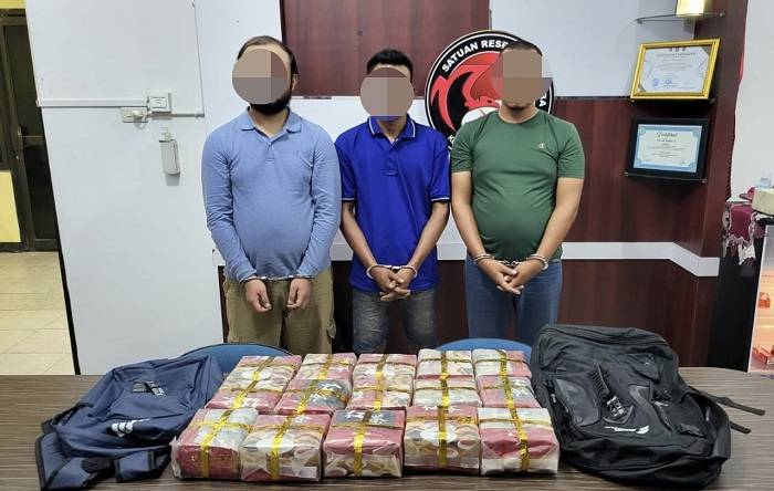 Tiga Kurir Ditangkap Polisi, 15 Kg Sabu Asal Negeri Jiran Berhasil Diamankan