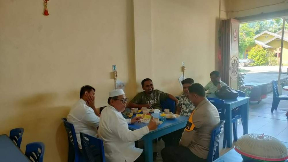 Rutin Sambangi Warga, Polsek Sungai Apit Ajak Masyarakat Ciptakan Pilkada Aman, Sejuk dan Damai