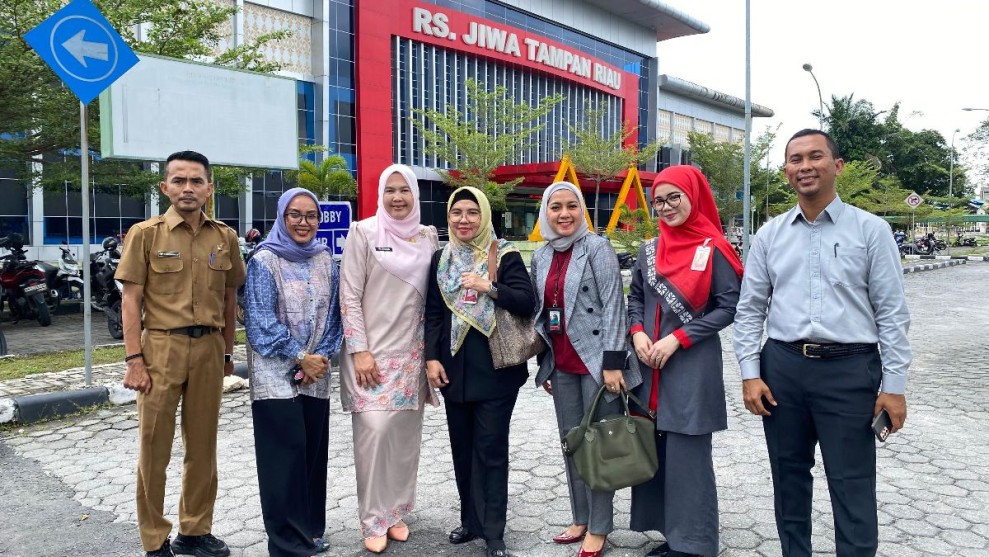 BRK Syariah Berikan 300 Porsi Makanan dan Minuman untuk Pasien RSJ Tampan