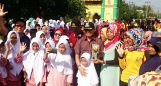 Masyarakat Kuansing Sambut Piala Adipura Perdana dengan Suka Cita