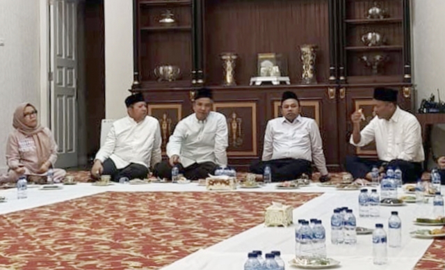 Kumpulkan Sejumlah OPD, Ini Focus Pembangunan Gubri Abdul Wahid Tahun 2025