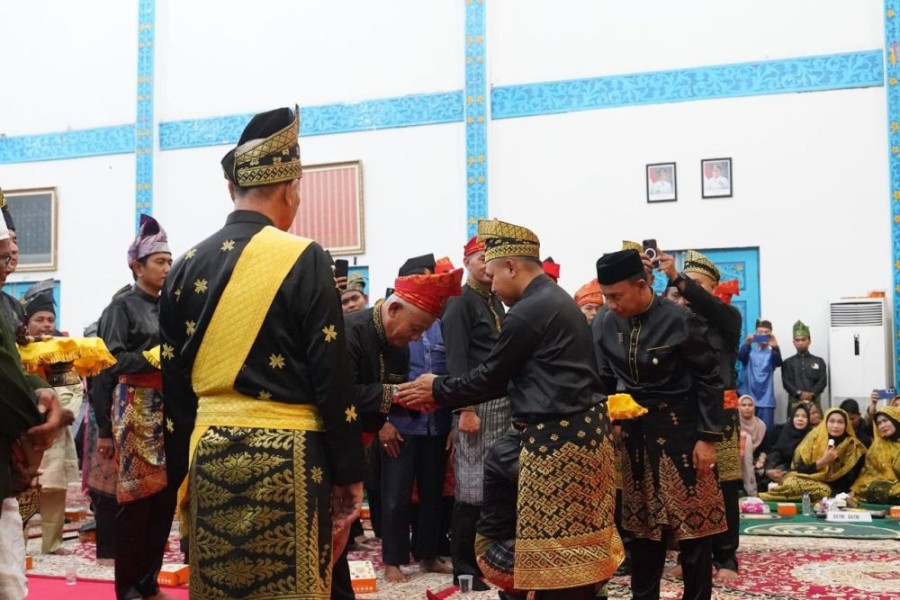 Laskar Hulubalang Pelalawan Dikukuhkan, Gubri Wahid: Harus Jadi Pelindung, Jangan Jadi 'Penjual Kampung'