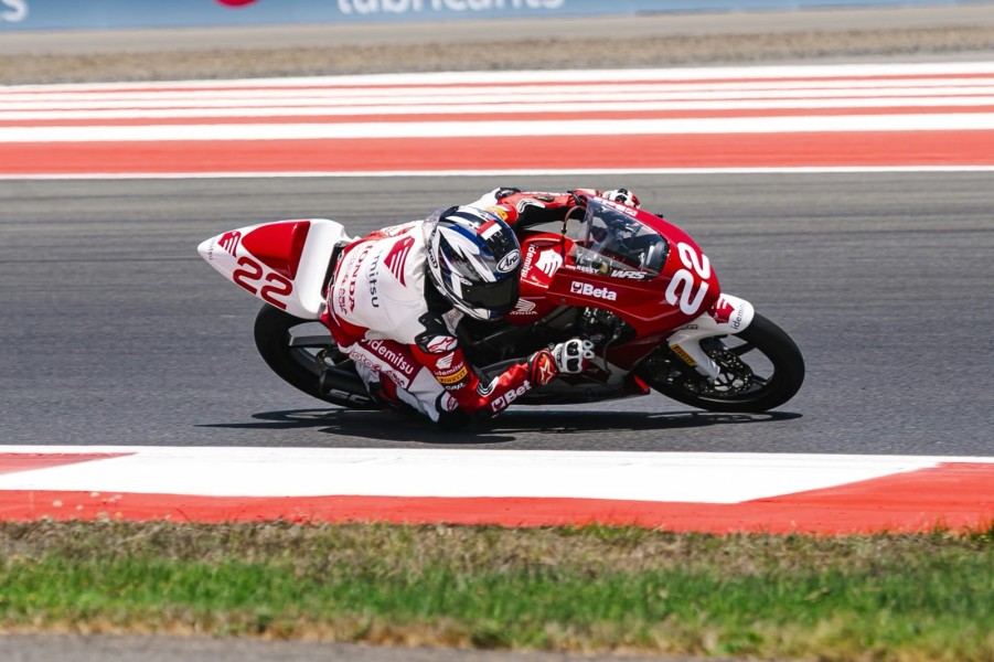 Melesat di Tengah Persaingan Ketat, Bintang dan Resky Naik Podium Moto4 Asia Cup
