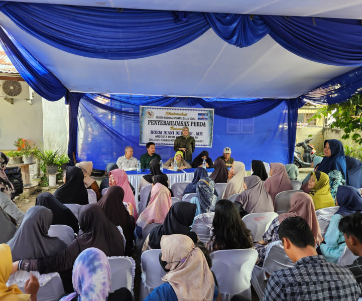 Anggota DPRD Roem Diani Dewi Sosialisasikan Perda Pengelolaan Limbah Domestik di Jalan Dahlia