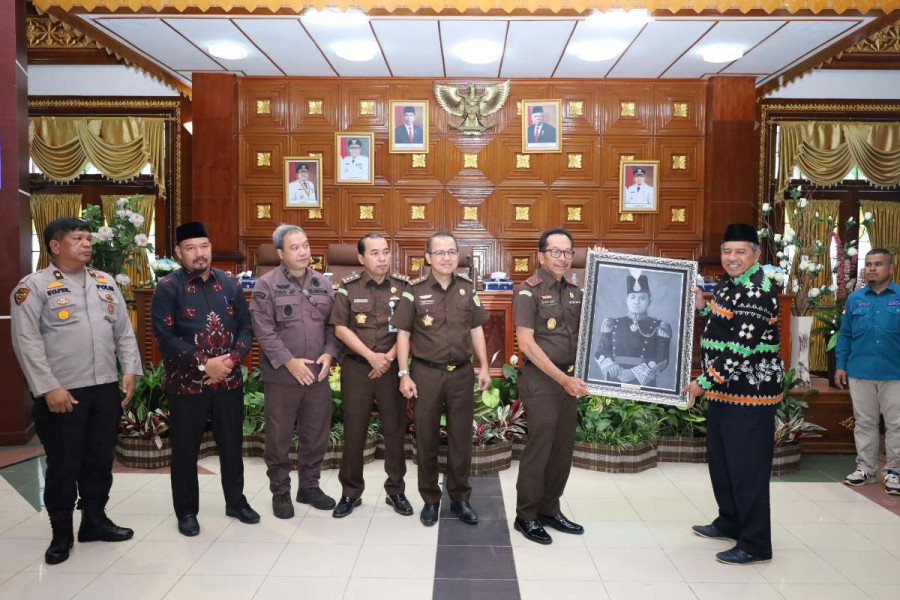 Beri Materi Tata Kelola Pemerintah Baik dan Bersih, Kajati Riau Beri Arahan ASN Siak