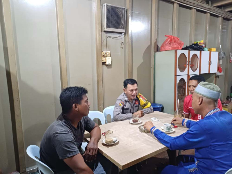 Sambangi Desa Panglima Raja, Polsek Concong Ajak Wujudkan Pilkada Damai 2024