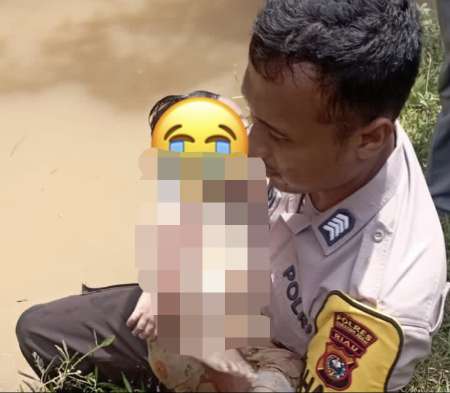 Seorang Bayi Ditemukan Meninggal di Parit Jalan Raya Rengat