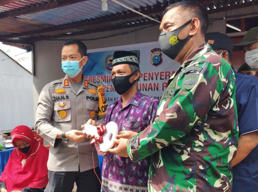 Korban Kebakaran di Tembilahan Hulu Terima Kunci Rumah Baru