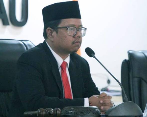 Sikapi Soal Pertalian Darah Komisioner dengan Caleg, Ini Penjelasan Ketua Bawaslu Riau