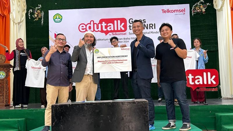 Edutalk Telkomsel Bersama Ratusan Mahasiswa Fisip Universitas Riau