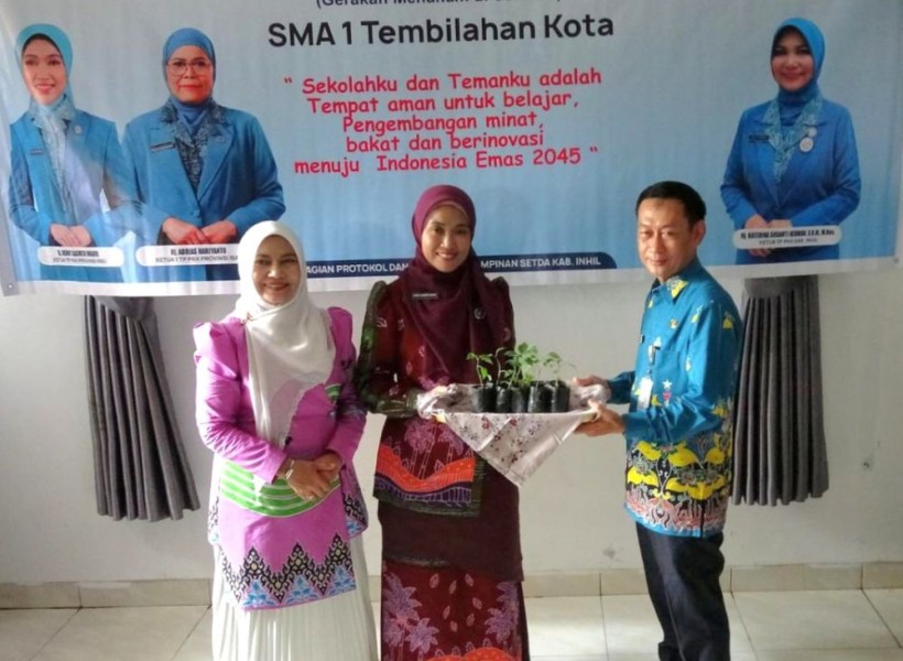 Luncurkan Program GEMAS di Tembilahan, Henny Wahid Disambut Antusias Siswa-siswi