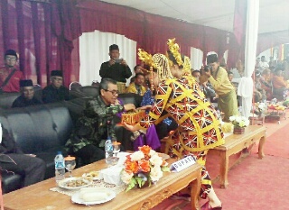 Bupati H.Mursini Buka Acara Pacu Jalur Rayon IV Di Kecamatan Sentajo Raya