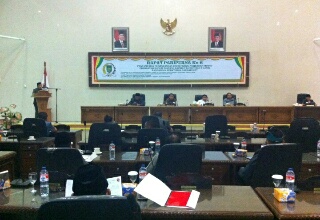 Sampaikan Pemandangan Umum, Sejumlah Fraksi Soroti Keterlambatan KUA PPAS RAPBD-P 2017